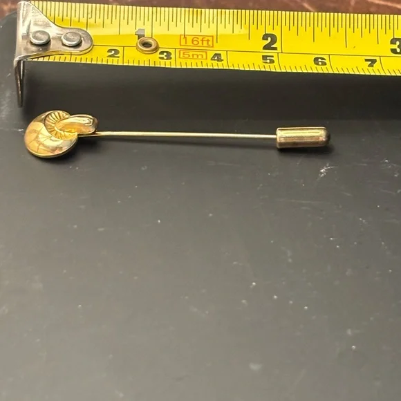 Vintage 1970s gold tone mushroom lapel pin - Picture 4 of 4